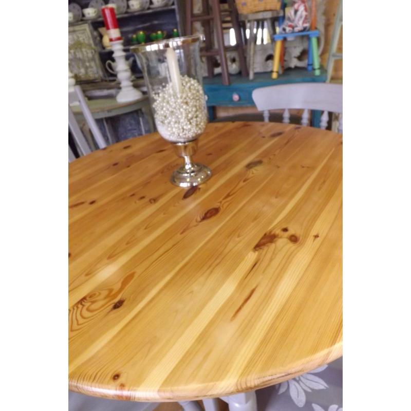 Lovely Refurbished Grey and Varnish Finish Shabby Chic Dining Table and Chairs Set