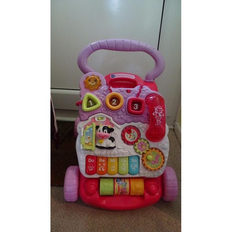 Vtech First Steps Baby walker in pink