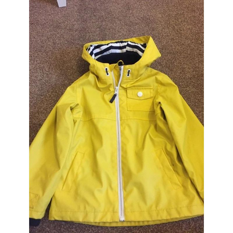 Boys raincoat 6-7 years