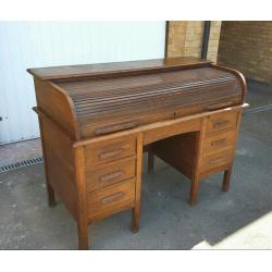 Vintage Solid Oak 1920's Roll Top Desk