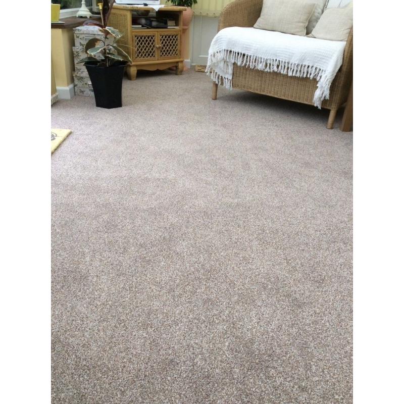 Just had brand new carpet fitted ,got an offcut measures 130cms width cover 500cms long bargain ,