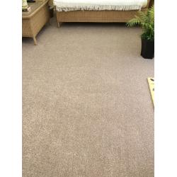 Just had brand new carpet fitted ,got an offcut measures 130cms width cover 500cms long bargain ,