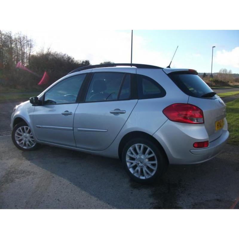 RENAULT CLIO 1.1 DYNAMIQUE TCE 5d 100 BHP (silver) 2010