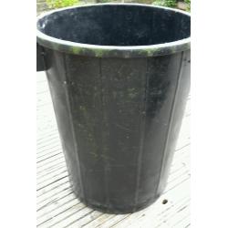 Black dustbin no lid