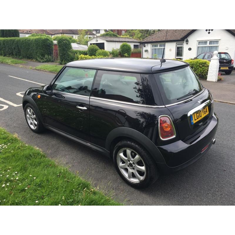 Mini Cooper 2010 Black 1.6L Pepper Pack (32k LOW mileage) only 1 female owner