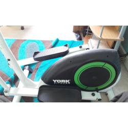 York Active 120 Elliptical Cross Trainer