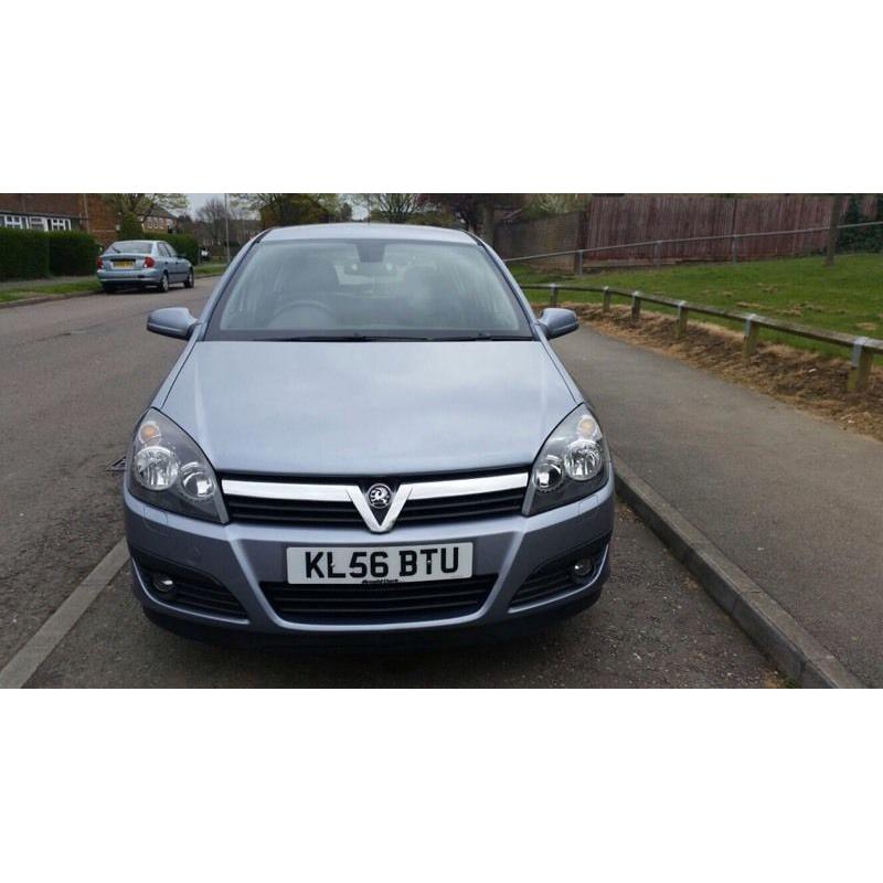 Vauxhall Astra 1.8 petrol one year mot service history HPI clear excellent condition