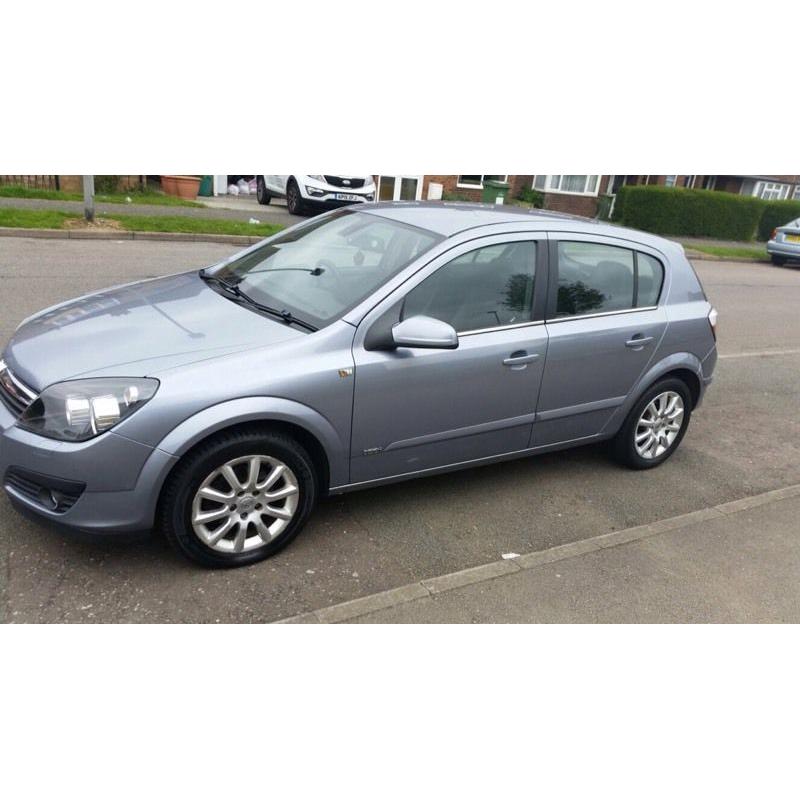 Vauxhall Astra 1.8 petrol one year mot service history HPI clear excellent condition