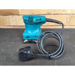 Makita B04553 240v Palm Sander 160W