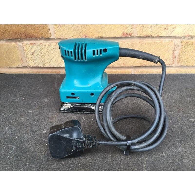 Makita B04553 240v Palm Sander 160W