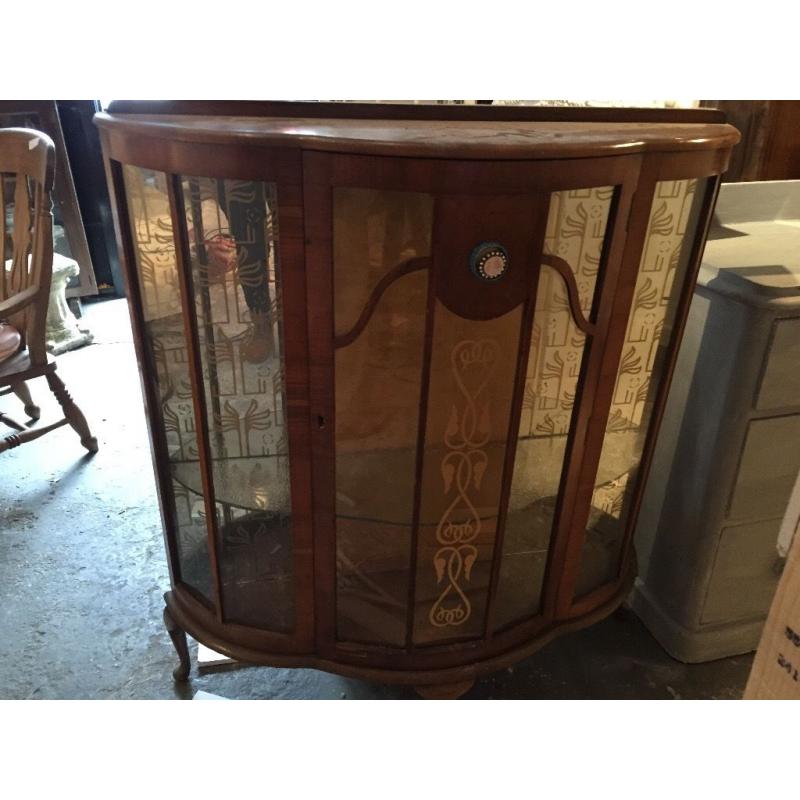 Vintage display cabinet with key c 1940/50