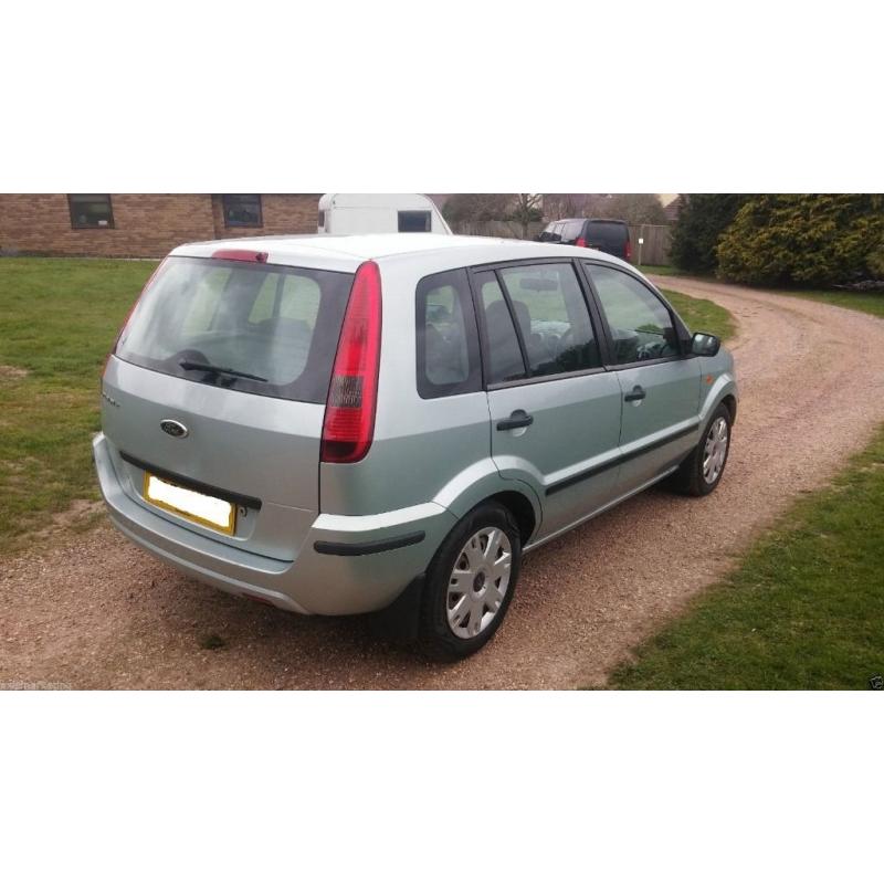 MINT 2005 FORD FUSION FULL YEAR MOT ONLY 30 POUND A YEAR ROAD TAX