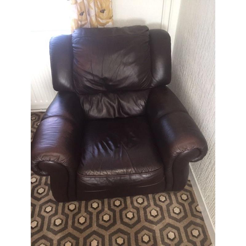 3-1-1 leather suite