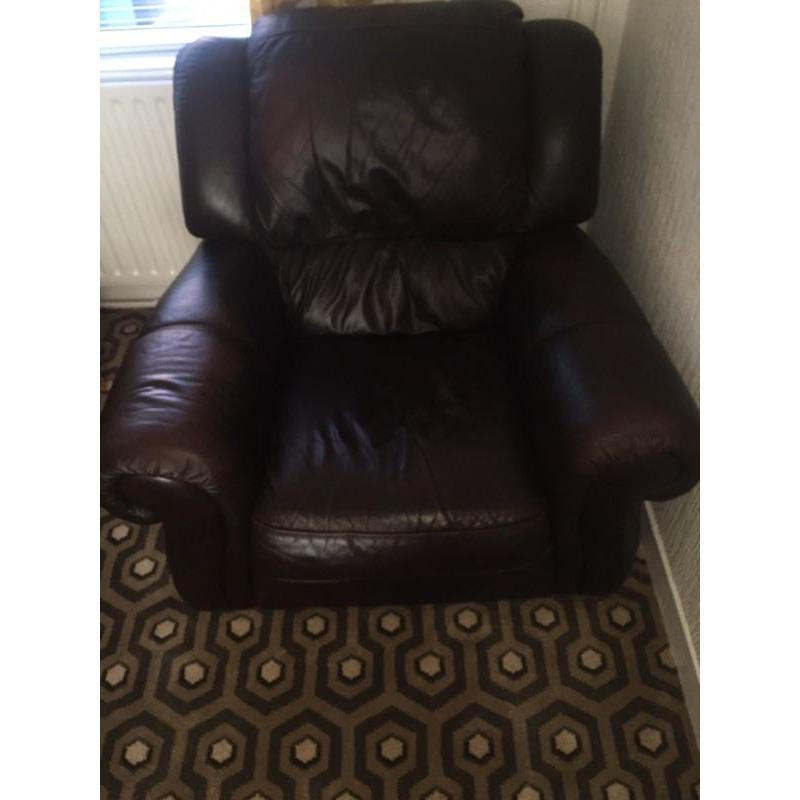 3-1-1 leather suite