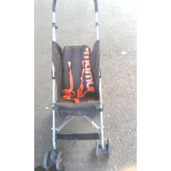 STROLLER LIGHT-WEIGHT IN GOOD CONDITION AVAILABLE FOR SALE