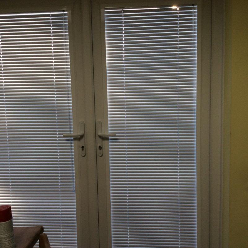 Venetian Blinds 'Perfect Fit' White x 2