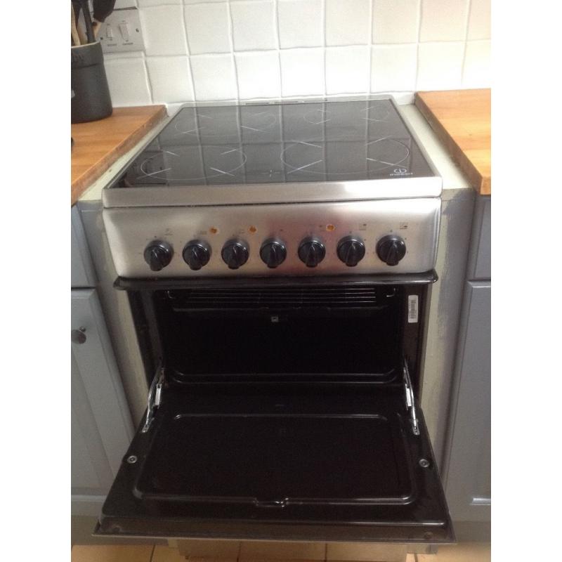 INDESIT 50cm Electric Stainless Steel Cooker