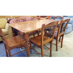 Big Table & 6 Chairs in Great Condition