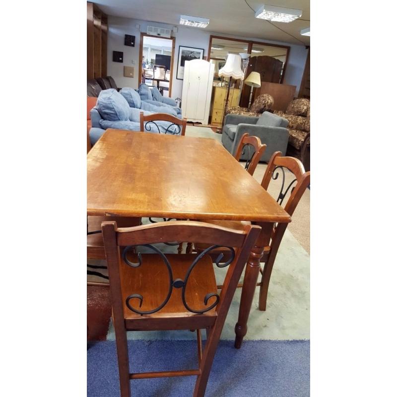 Big Table & 6 Chairs in Great Condition