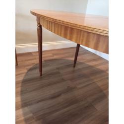 Extending dinning table