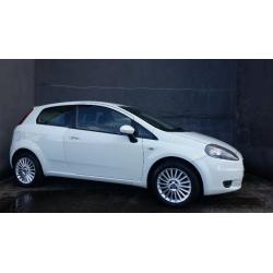 NOVEMBER 2009 FIAT GRANDE PUNTO 3DOOR GP 1.4 8V LOVELY EXAMPLE IN WHITE WITH FACTORY STYLING