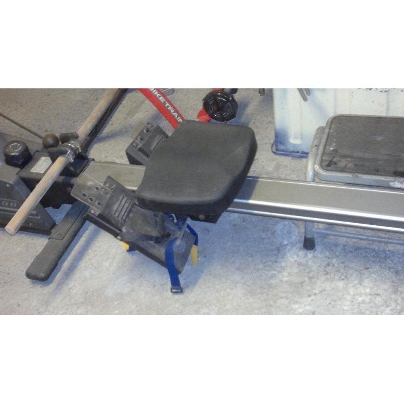 Johnson W7000 Rowing Machine