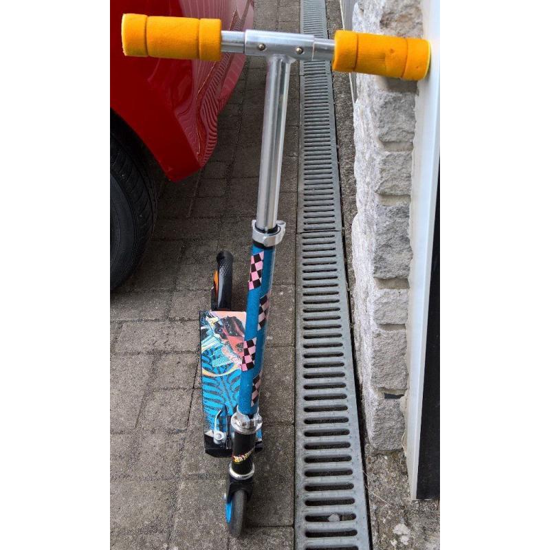 Hot Wheels Folding Stunt Scooter