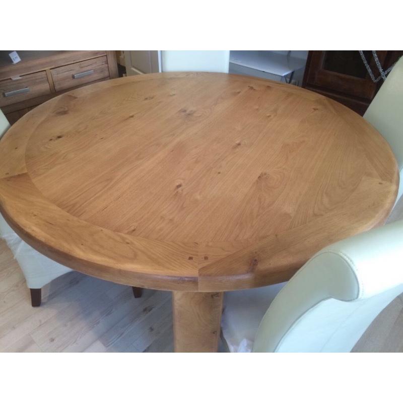 Brand new solid oak round table & 4 chairs