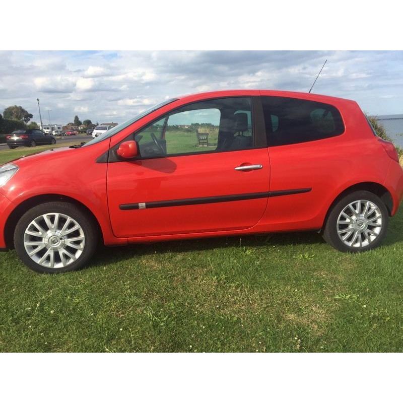 renault clio 1.4 16v LONG MOT STAMPED SERVICE HISTORY ONLY 73000 miles