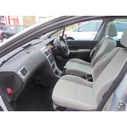 Peugeot 307 SW 1.6 HDi SE 7 Seater 2007 (07)