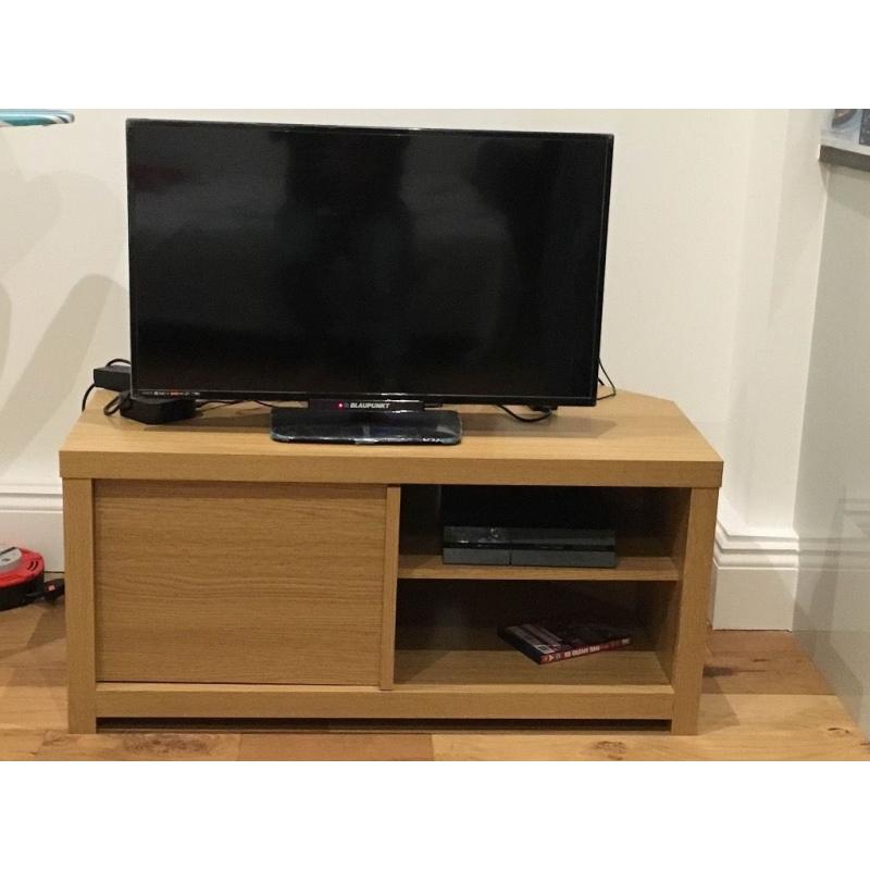 TV Stand and TV Blaupunkt 32" LED