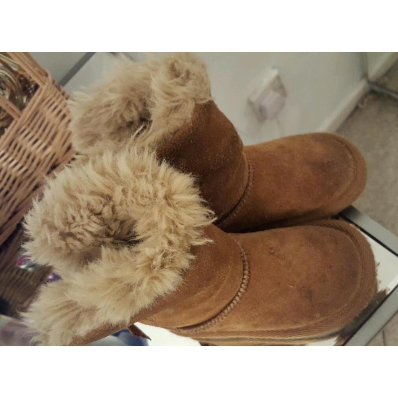 Girls next ugg boots size 5