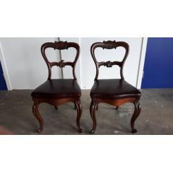 2 CHAIRS SET OF TWO BALLOON BACK PARLOUR CARVED CHAIRS / QUEEN ANNE STYLE LEGS WOODEN CHAIRS