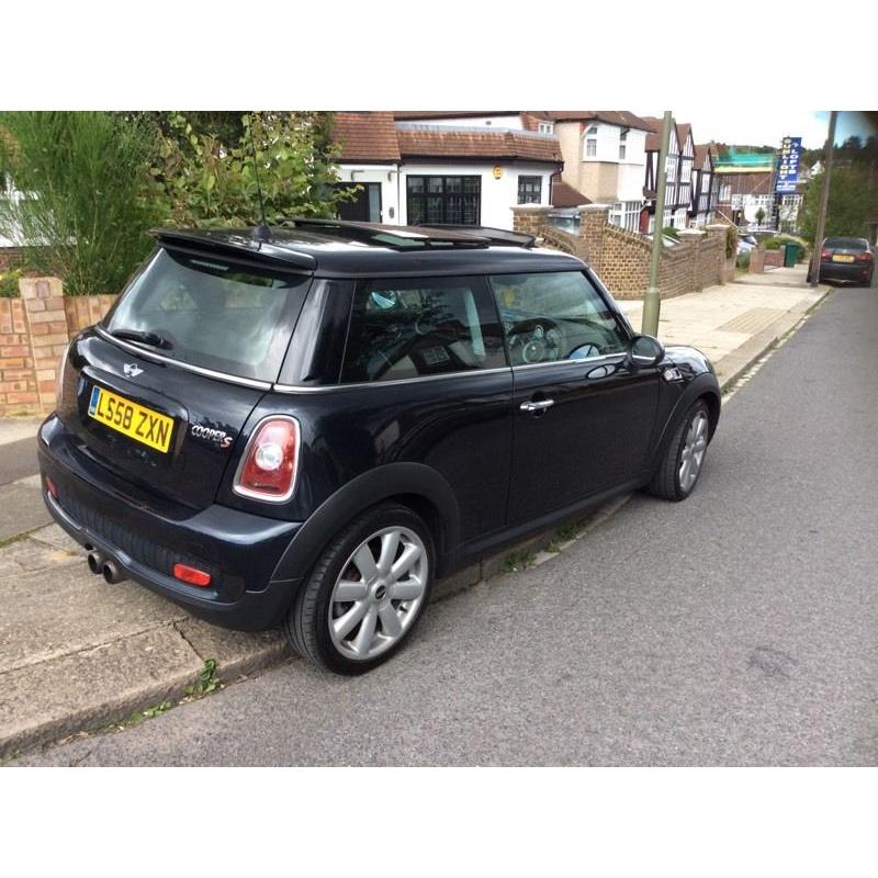 Mini Cooper s 1.6 turbo 2009 model great spec panaramic roof xeons fully loaded !!! 1 lady owner !!!