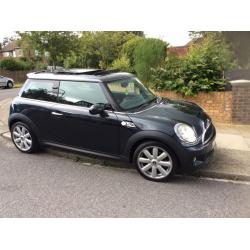 Mini Cooper s 1.6 turbo 2009 model great spec panaramic roof xeons fully loaded !!! 1 lady owner !!!