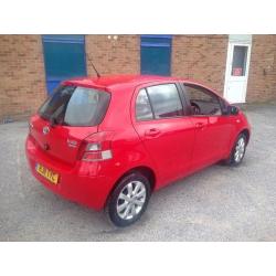 TOYOTA YARIS 2011 . 1 LITER . 65 K MILES . SAT NAV . PARKING SENSORS . LADY OWNED . SUPERB DRIVE .