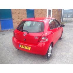 TOYOTA YARIS 2011 . 1 LITER . 65 K MILES . SAT NAV . PARKING SENSORS . LADY OWNED . SUPERB DRIVE .