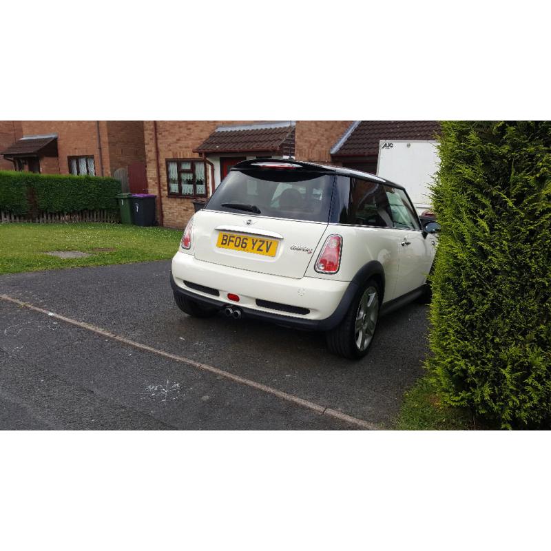 MINI COOPER S (Reg.2006, 1.6 petrol, MOT 30 Aug. 2016, 5 Stamps) Excellent condition, leather seats