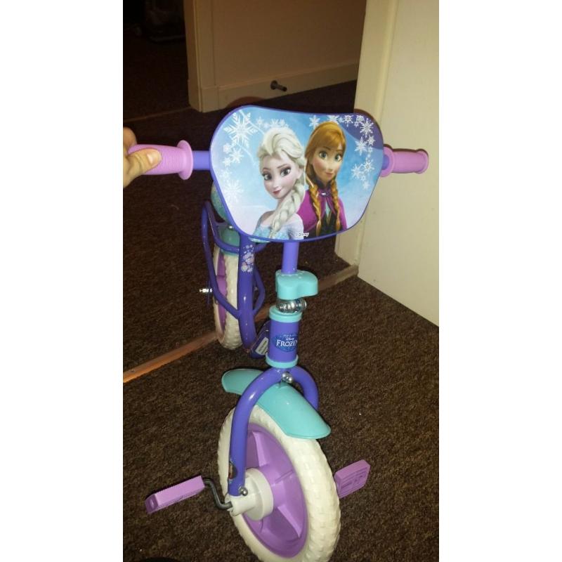 Collect from grangemouth or sauchie!! Brand New Disney Frozen Bike