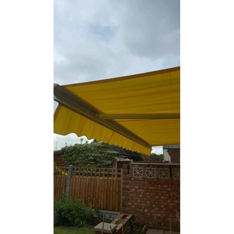 Primrose full cassette awning