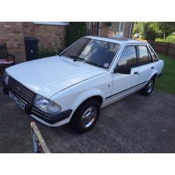 Ford Escort mk3 Ghia 1300