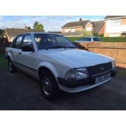 Ford Escort mk3 Ghia 1300