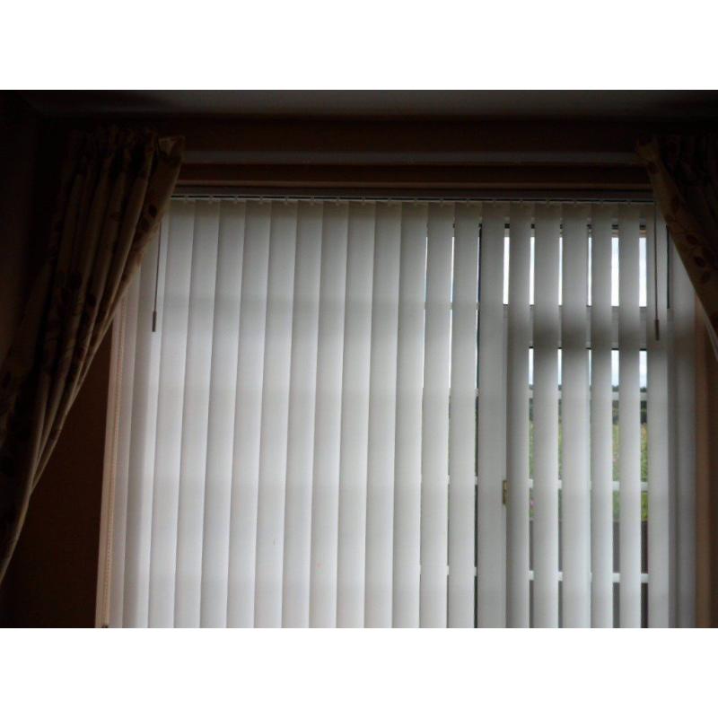 White vertical blind Depth 150cm x Width 176cm