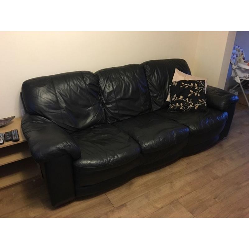 3 seater & 2 seater black leather sofa