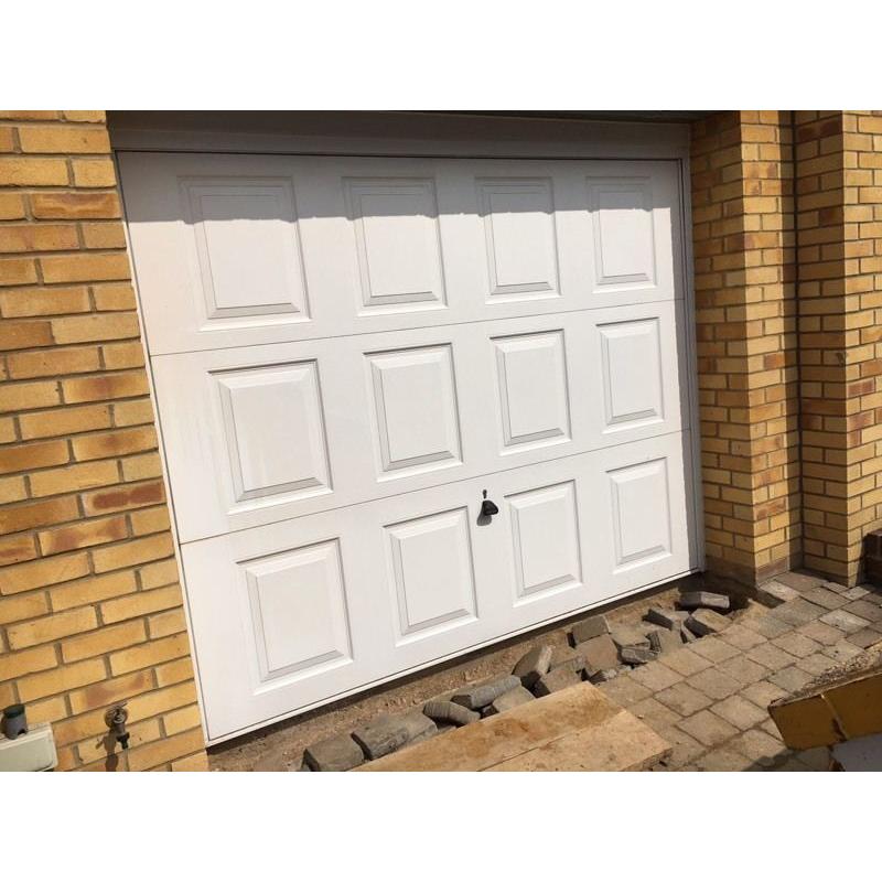 Garador Ltd Garage Electric Automatic door with remote in perfect condition