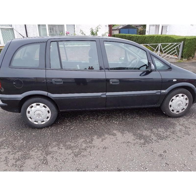 Zafira black 7 seater very good condition