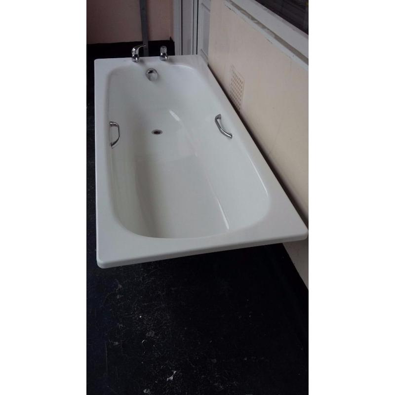 Roca Bath and Sink