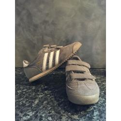 Boys Adidas Gazelle Trainers-Size 12