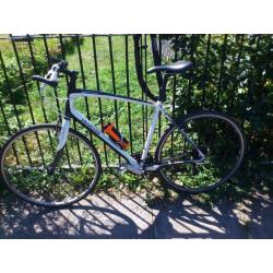 Specialized Sirrus Elite Hybrid Bike - excellent condition sports tyres