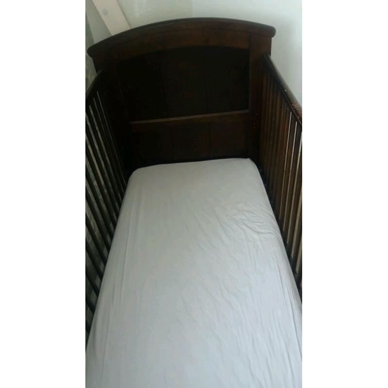 Dark wood cot bed